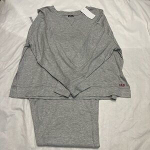 Two-Piece Grey Gap long sleeve top and pants set